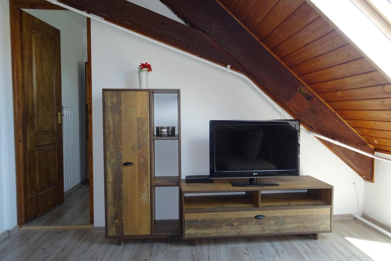 Magdalena Apartman Eger Buitenkant foto