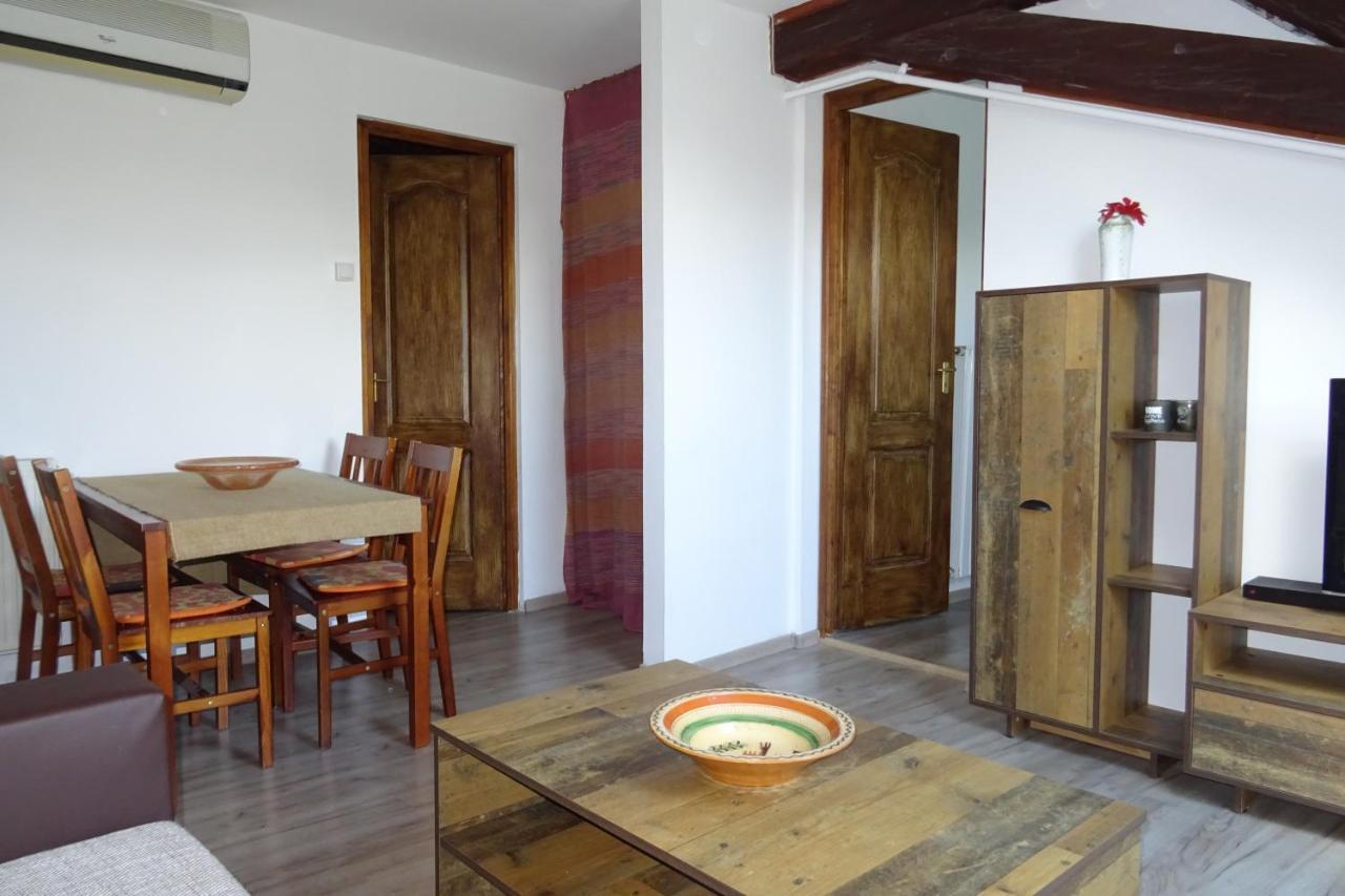 Magdalena Apartman Eger Buitenkant foto