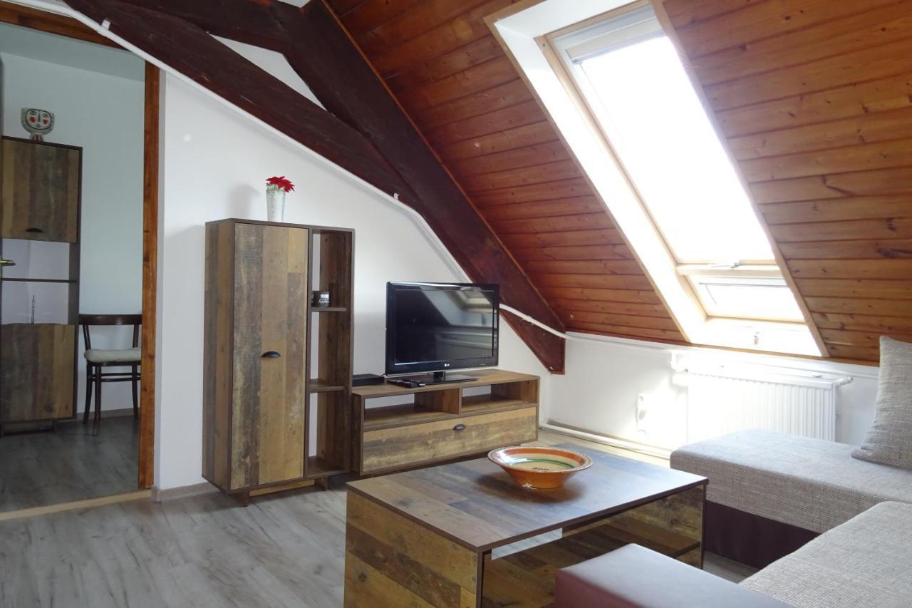 Magdalena Apartman Eger Buitenkant foto